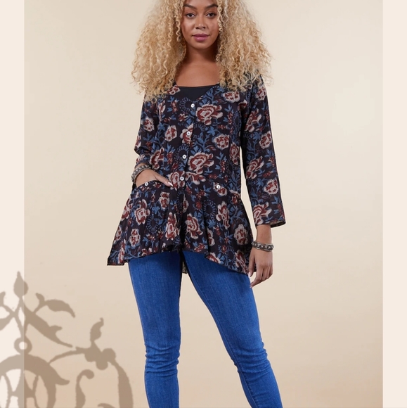 XL Tradecloth Long Sleeve Midnight floral Rio Jacket - Picture 4 of 9